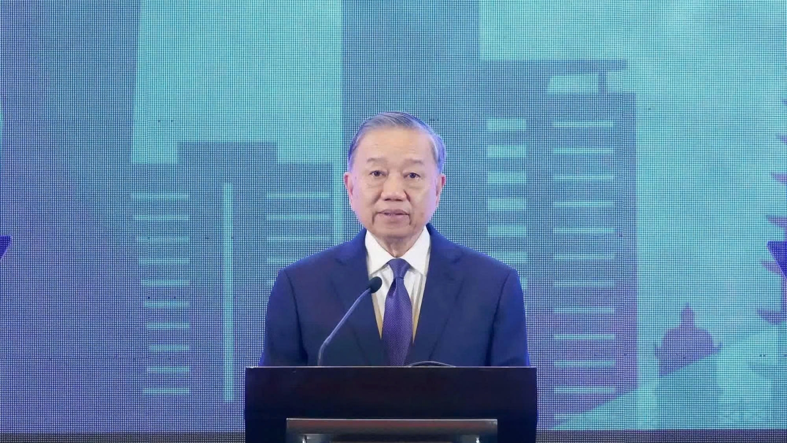 Vietnam-Philippines economic cooperation should move to a new level: Top leader